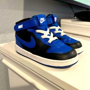 Nike Court Borough Mid 2 Size 8C blue -black